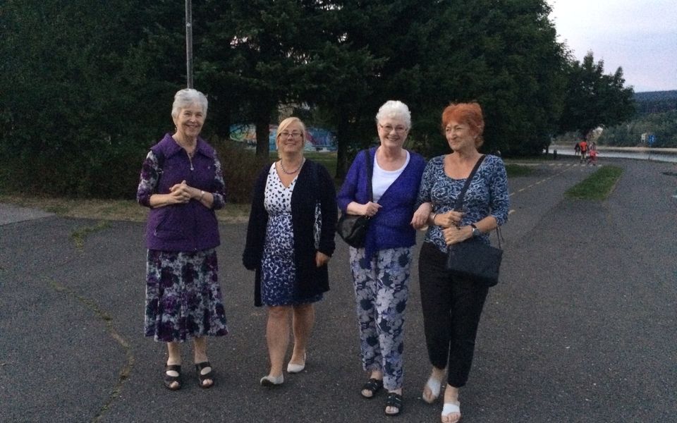 Tour group on a Bananas4Beading holiday