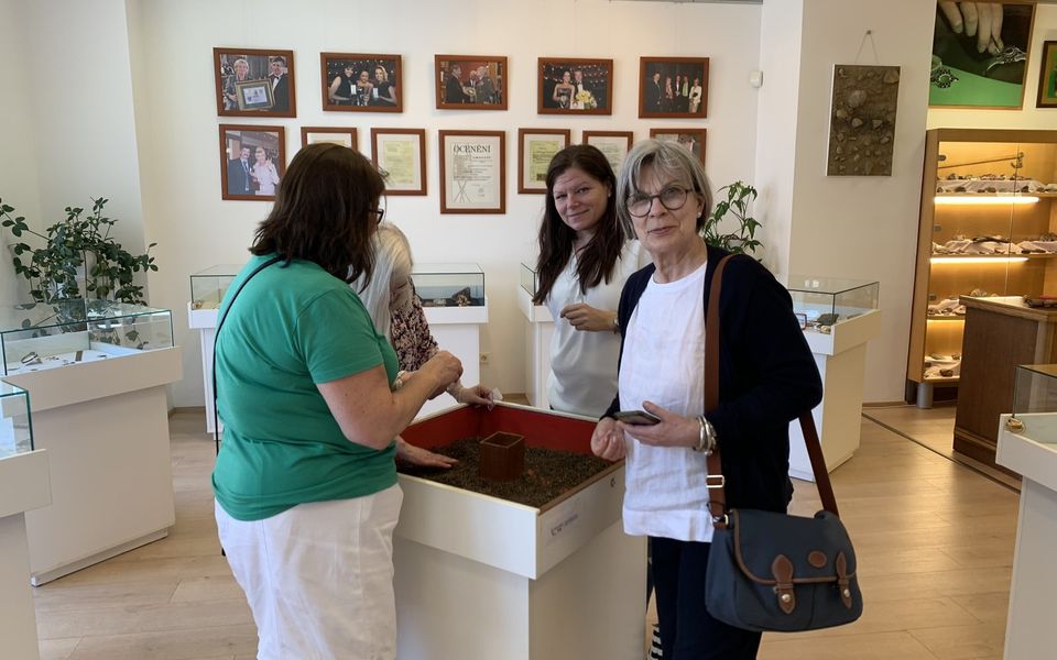 Tour group on a Bananas4Beading holiday